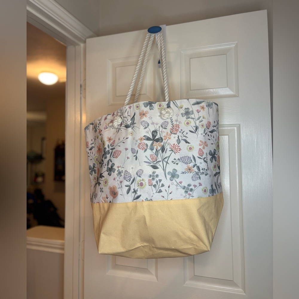 Laura Ashley Floral Tote Bag - Cream and Yellow NWT - Picture 2 of 3